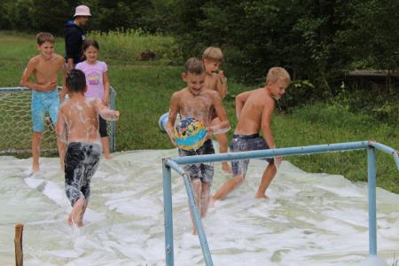 Že 20 let »Najprej Bog!« (25)